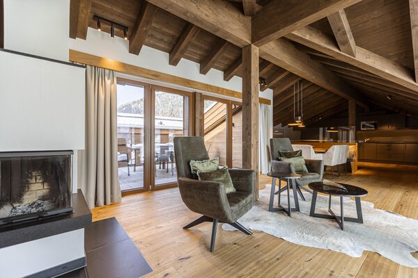 Foto van Gezellig chalet met balkon (zonder borg) - Vakantiehuis in Ehrwald - LivingRoom