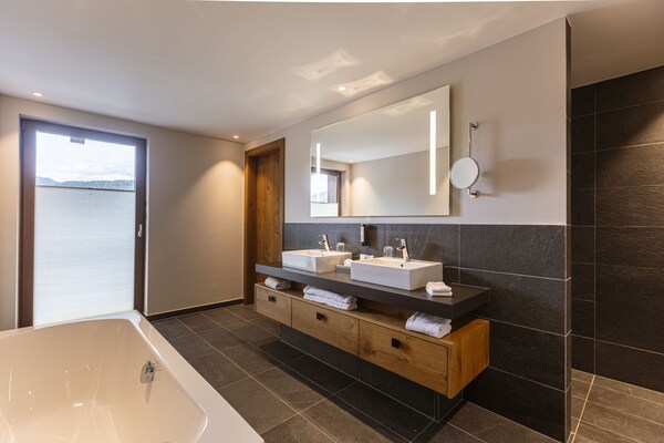 Foto van Prachtig penthouse nabij skigebied (zonder borg) - Vakantiehuis in Ehrwald - BathRoom
