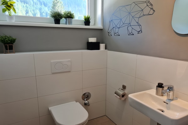 Foto van Luxe appartement met een fantastisch bergpanorama - Vakantiehuis in Ebene Reichenau - BathRoom