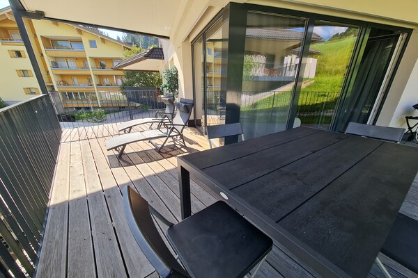 Foto van Luxe appartement met een fantastisch bergpanorama - Vakantiehuis in Ebene Reichenau - terrace