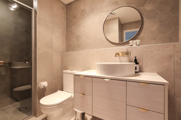 Foto van Appartement met 2 slaapkamers en barbecue, uitzicht op de baai - BathRoom