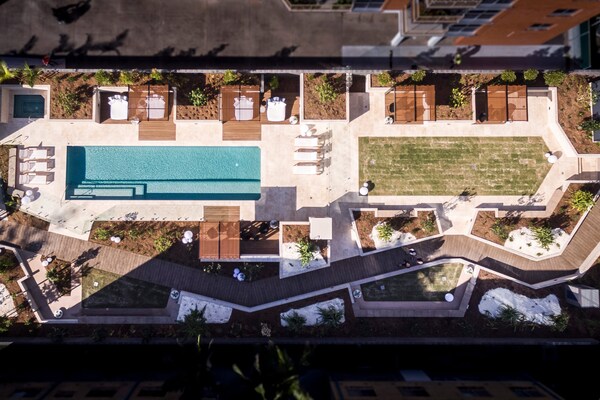 Foto van Luxe 2-slpk appartement aan zee met fitness, zwembad en prachtig uitzicht. - HallReception