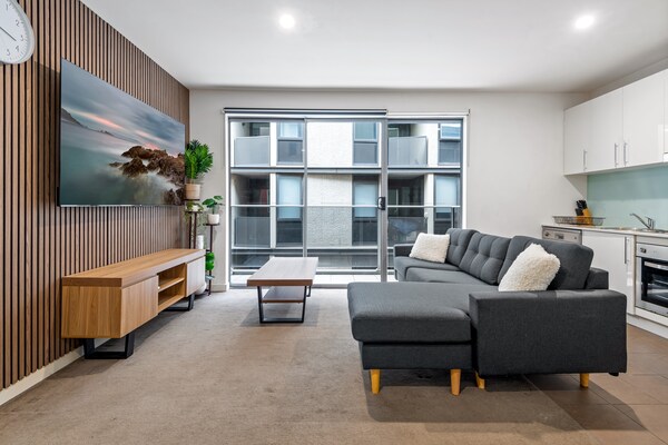 Foto van Gezellige 1-slaapkamerwoning met balkon in het trendy St Kilda - LivingRoom