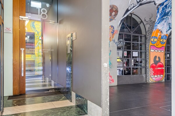 Foto van Strak 2-slaapkamer centraal Melbourne - Vakantiehuis in Melbourne - HallReception