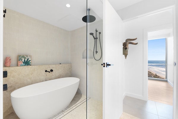 Foto van Verblijf in Surfers Paradise met voorzieningen in resortstijl - BathRoom