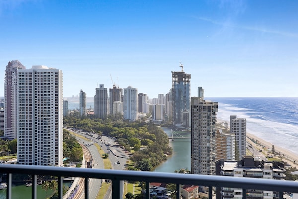 Foto van Verblijf in Surfers Paradise met voorzieningen in resortstijl - TerraceBalcony