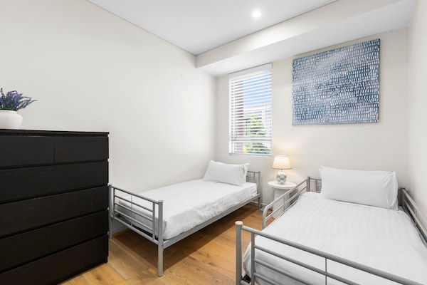 Foto van Zeezichtverblijf met parkeergelegenheid en balkon - Vakantiehuis in Newport - BedRoom