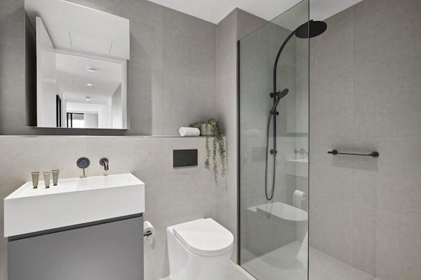 Foto van Gloednieuw appartement in Albert Park met zwembad en fitnessruimte. - BathRoom