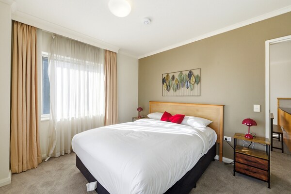 Foto van Stijlvol appartement met 2 slaapkamers, zwembad en parkeergelegenheid. - BedRoom