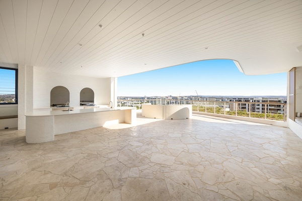 Foto van Appartement met 2 slaapkamers aan het zwembad bij Lake Kawana - TerraceBalcony