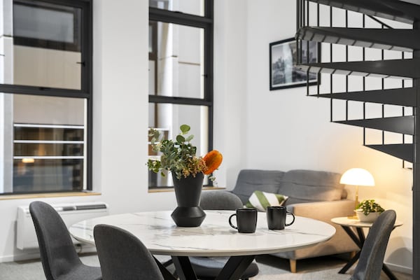Foto van Heritage Loft | Degraves Lane, Melbourne CBD - Vakantiehuis in Melbourne - LivingRoom