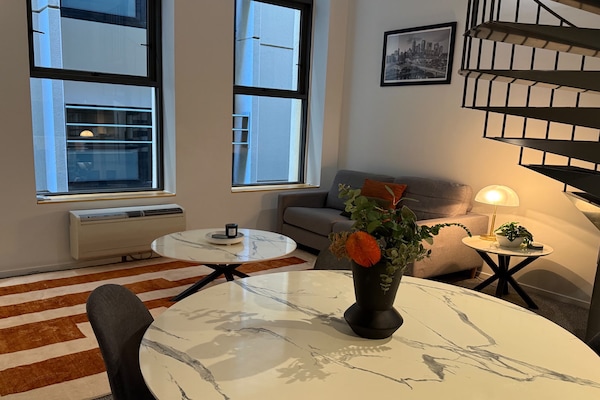 Foto van Heritage Loft | Degraves Lane, Melbourne CBD - Vakantiehuis in Melbourne - LivingRoom