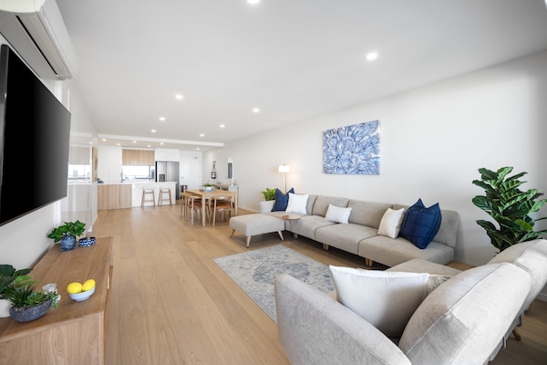 Foto van Appartement met 3 slaapkamers aan het strand met uitzicht op de oceaan. - LivingRoom