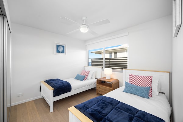 Foto van Appartement met 3 slaapkamers aan het strand met uitzicht op de oceaan. - BedRoom