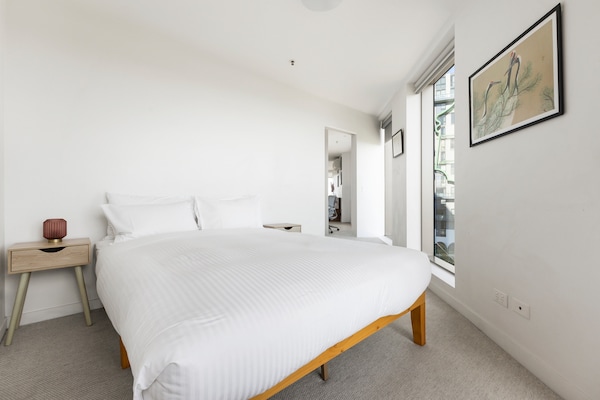 Foto van Appartement met 2 slaapkamers en uitzicht op de skyline nabij Flemington - BedRoom