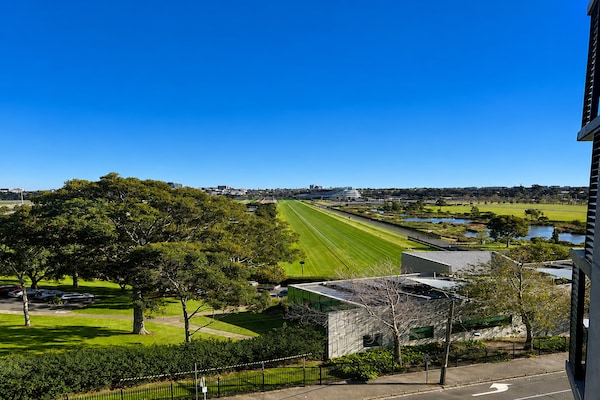 Foto van Appartement met 2 slaapkamers en uitzicht op de skyline nabij Flemington - AreaSummer1KM