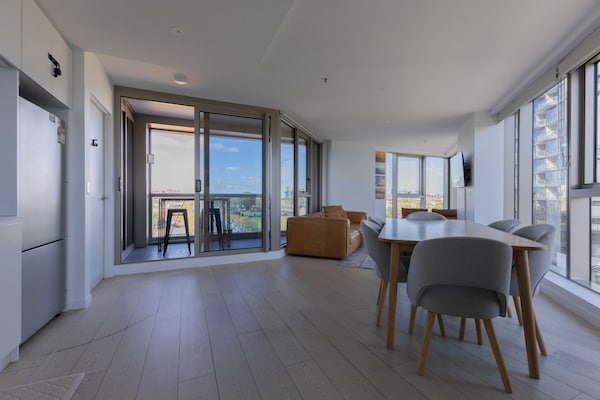Foto van Appartement met 2 slaapkamers en uitzicht op de skyline nabij Flemington - DiningRoom