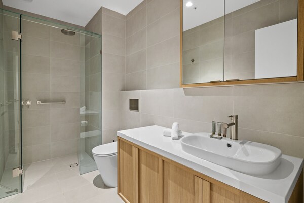 Foto van Appartement met balkon en 3 slaapkamers vlakbij Albert Park - BathRoom