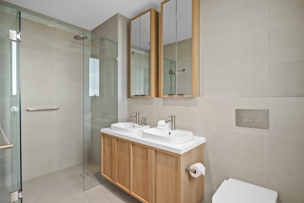 Foto van Appartement met balkon en 3 slaapkamers vlakbij Albert Park - BathRoom