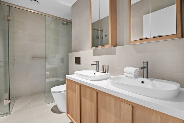 Foto van Verhoogde woning met 3 slaapkamers in Fareham St Kilda - BathRoom