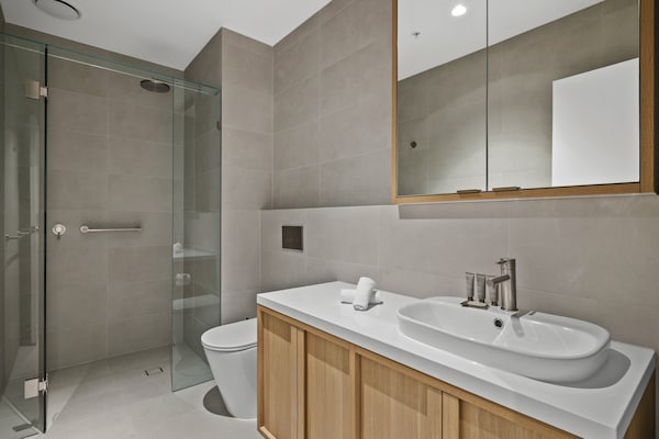 Foto van Lichtrijk, gloednieuw appartement met 3 slaapkamers - BathRoom