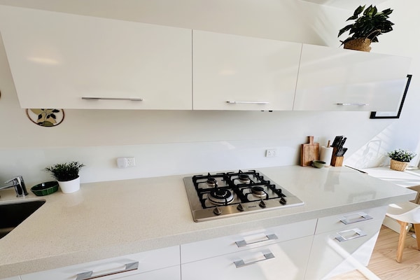 Foto van Stijlvol appartement met 1 slaapkamer in het centrum van Adelaide - Kitchen