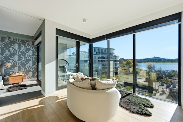 Foto van Appartement met 1 slaapkamer aan het water in Kingston - LivingRoom