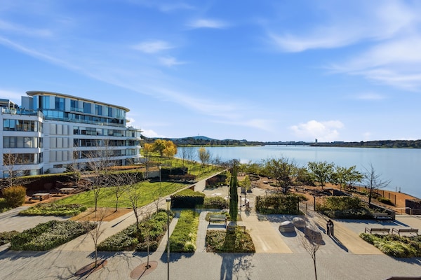 Foto van Appartement met 1 slaapkamer aan het water in Kingston - ExteriorSummer