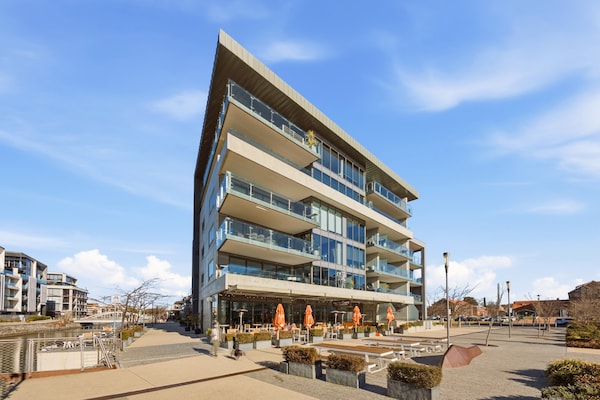 Foto van Appartement met 1 slaapkamer aan het water in Kingston - ExteriorSummer