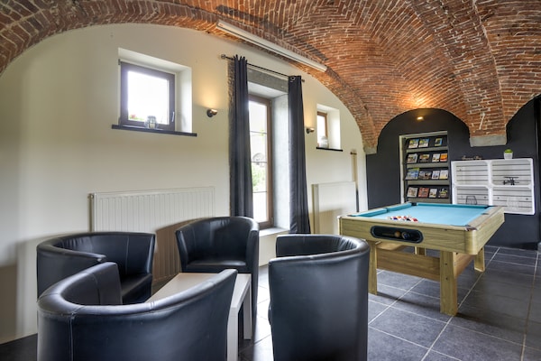 Foto van Groot vakantiehuis voor het hele gezin in Houyet - Vakantiehuis in Houyet - LivingRoom