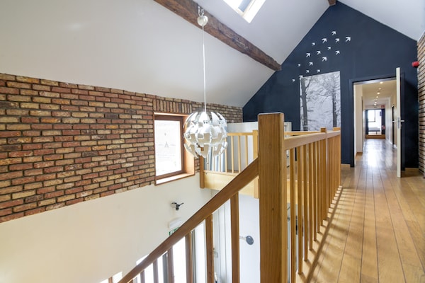 Foto van Groot vakantiehuis voor het hele gezin in Houyet - Vakantiehuis in Houyet - Landing