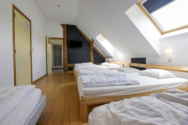 Foto van Groot vakantiehuis voor het hele gezin in Houyet - Vakantiehuis in Houyet - BedRoom