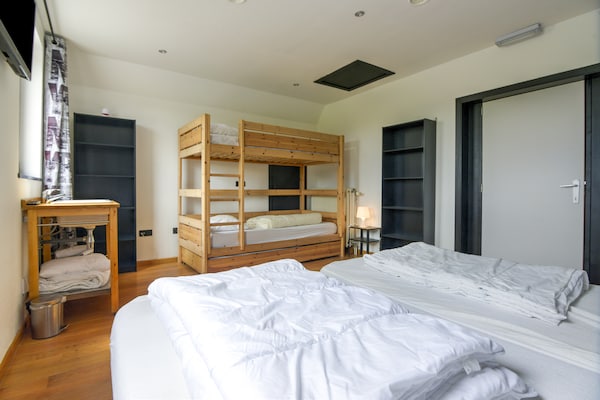 Foto van Groot vakantiehuis voor het hele gezin in Houyet - Vakantiehuis in Houyet - BedRoom