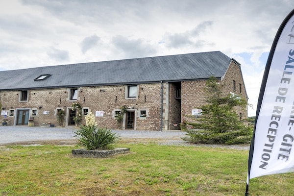 Foto van Groot vakantiehuis voor het hele gezin in Houyet - Vakantiehuis in Houyet - ExteriorSummer