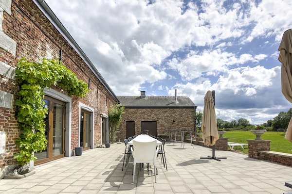 Foto van Groot vakantiehuis voor het hele gezin in Houyet - Vakantiehuis in Houyet - TerraceBalcony