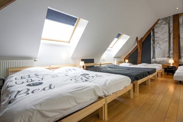 Foto van Groot vakantiehuis voor het hele gezin in Houyet - Vakantiehuis in Houyet - BedRoom