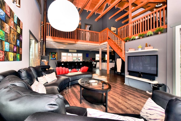 Foto van Villa met verwarmd buitenzwembad en sauna - Vakantiehuis in Manhay (lamormenil) - LivingRoom