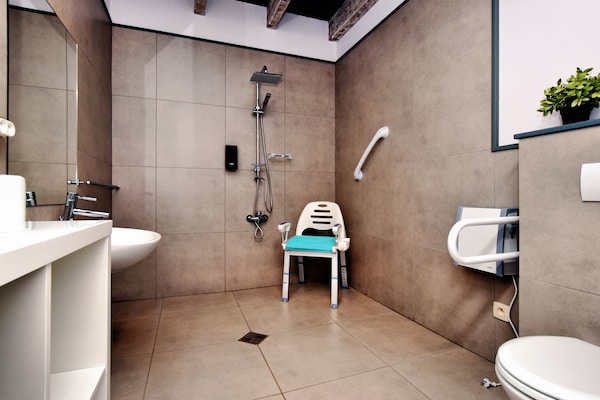Foto van Villa met verwarmd buitenzwembad en sauna - Vakantiehuis in Manhay (lamormenil) - BathRoom