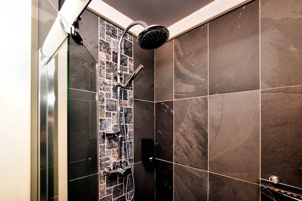 Foto van Villa met verwarmd buitenzwembad en sauna - Vakantiehuis in Manhay (lamormenil) - BathRoom