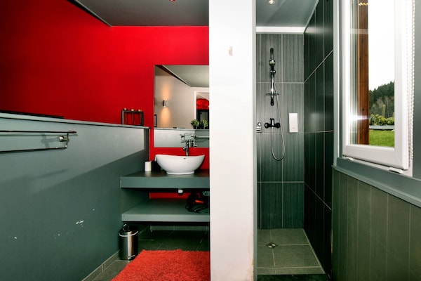 Foto van Villa met verwarmd buitenzwembad en sauna - Vakantiehuis in Manhay (lamormenil) - BathRoom