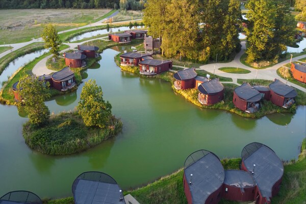 Foto van Ruime familiecottage - Vakantiehuis in Antoing - ExteriorSummer