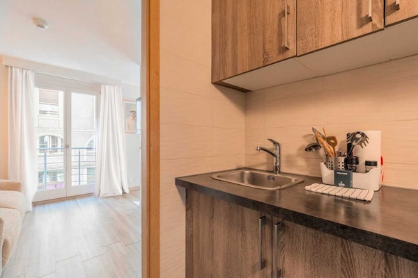 Foto van Charmant appartement - AC 1BR/4P - Genève - Vakantiehuis in Genève - Untagged