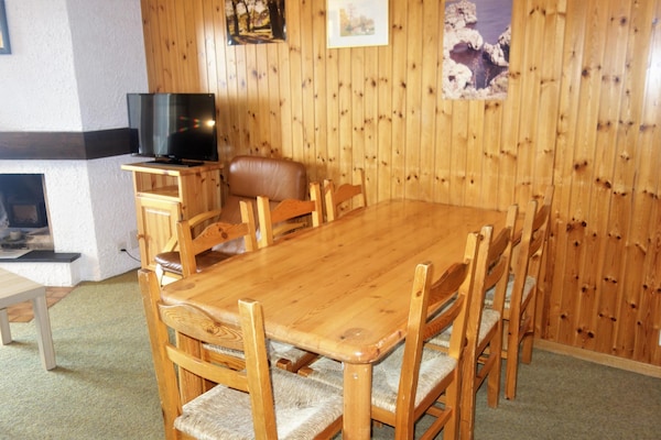 Foto van Appartement bij kabelbaan met uitzicht - Vakantiehuis in Veysonnaz - DiningRoom