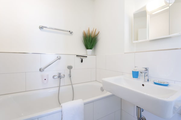 Foto van Huis met toegang tot een spa vlakbij de zee - Vakantiehuis in Travemünde - BathRoom