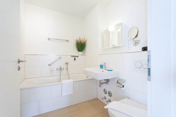 Foto van Huis met toegang tot een spa vlakbij de zee - Vakantiehuis in Travemünde - BathRoom