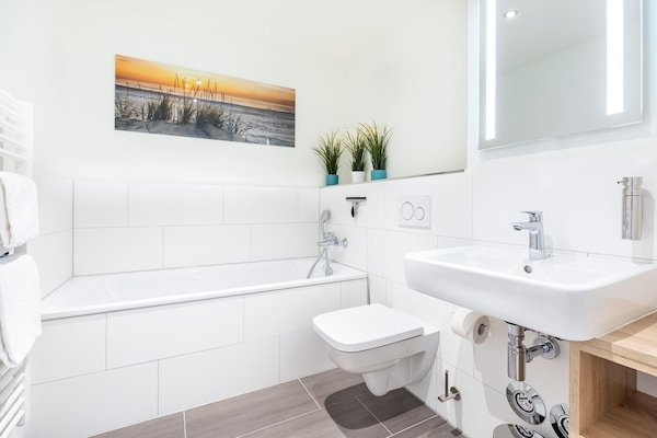 Foto van Luxe oase met bad en spa - Vakantiehuis in Travemünde - BathRoom