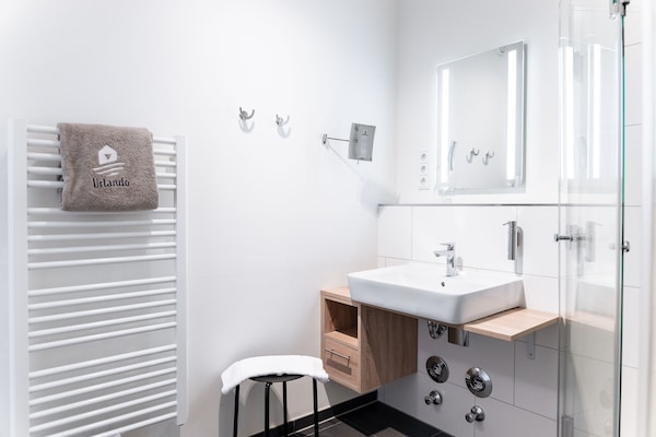 Foto van Modern vakantieappartement met zonnige loggia - Vakantiehuis in Travemünde - BathRoom