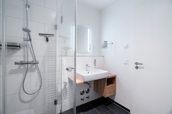 Foto van Zonverlichte Baltische Retreat voor 4 - Vakantiehuis in Travemünde - BathRoom