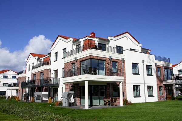 Foto van Appartementen in het Avalon Hotel Bellevue, Fehmarn - ExteriorSummer