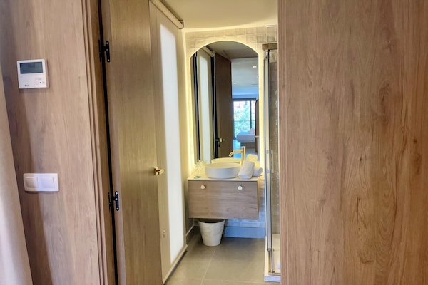 Foto van Appartement La Plaza 2 Deluxe met jacuzzi - Vakantiehuis in Alicante - BathRoom